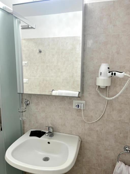 Hotel Virginia Apartaments - Stazione Termini Rome Buitenkant foto
