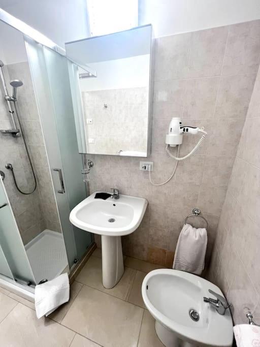 Hotel Virginia Apartaments - Stazione Termini Rome Buitenkant foto